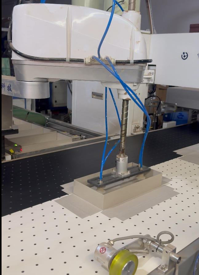 自动定位上胶机